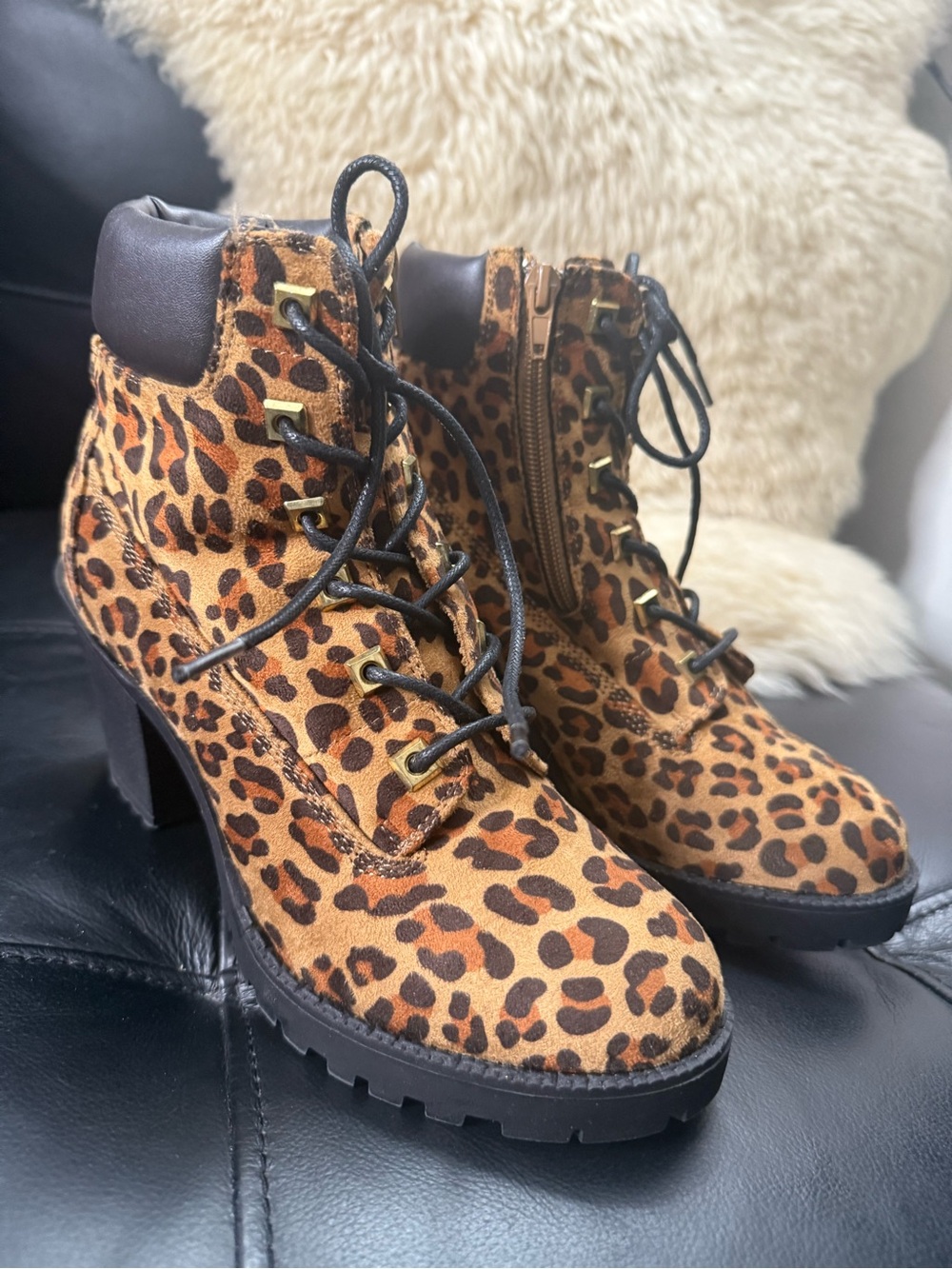EUC Zigi Soho Leopard Lace up Ankle Boots 7.5
